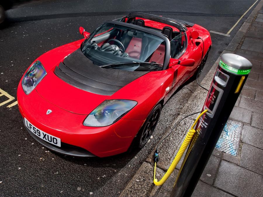  Tesla Roadster Sport 2010 года  (UK) (фото 10 из 13)